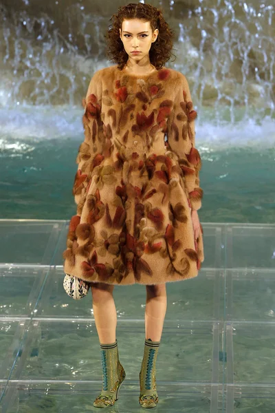 Look 7